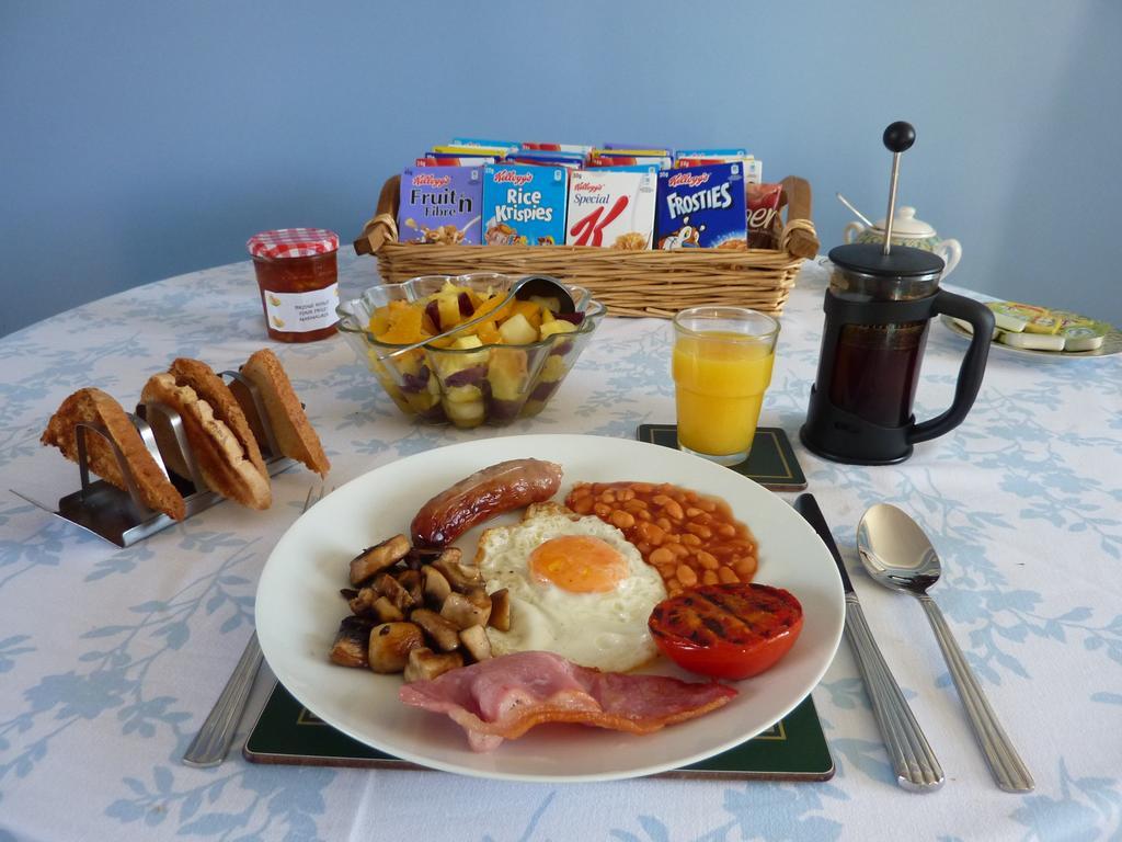 Bridge House B&B Cheltenham Esterno foto