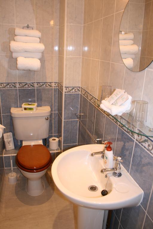 Bridge House B&B Cheltenham Esterno foto