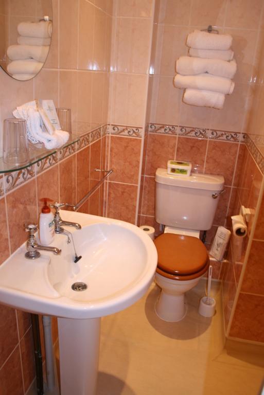 Bridge House B&B Cheltenham Esterno foto