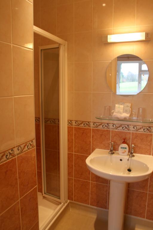 Bridge House B&B Cheltenham Esterno foto